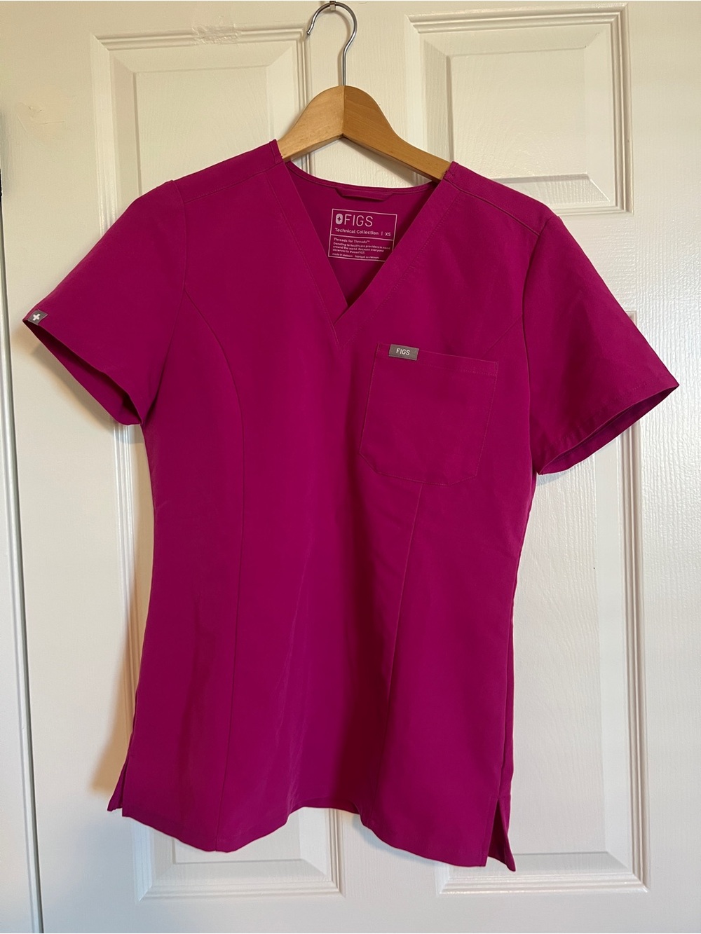 FIGS Women's Catarina Scrub Top